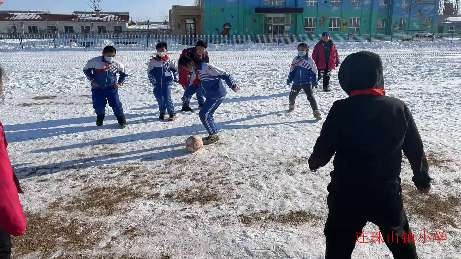 雪地足球.jpg