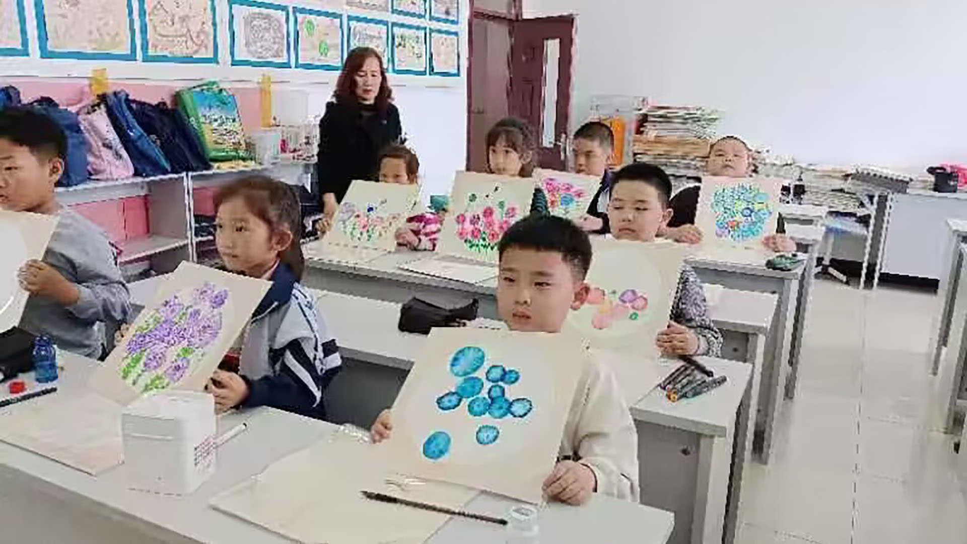 美术教学.jpg