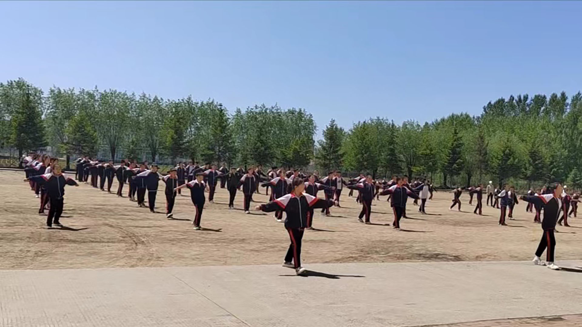 密山市和平乡中学大课间操.jpg
